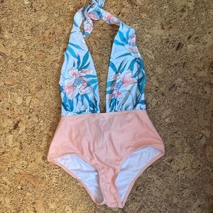 NWOT beautiful one piece swim